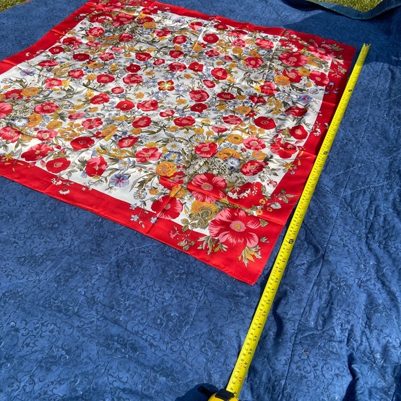 ✨3 for $20✨ Silk Scarf in Original Packaging - Picture 6 of 7